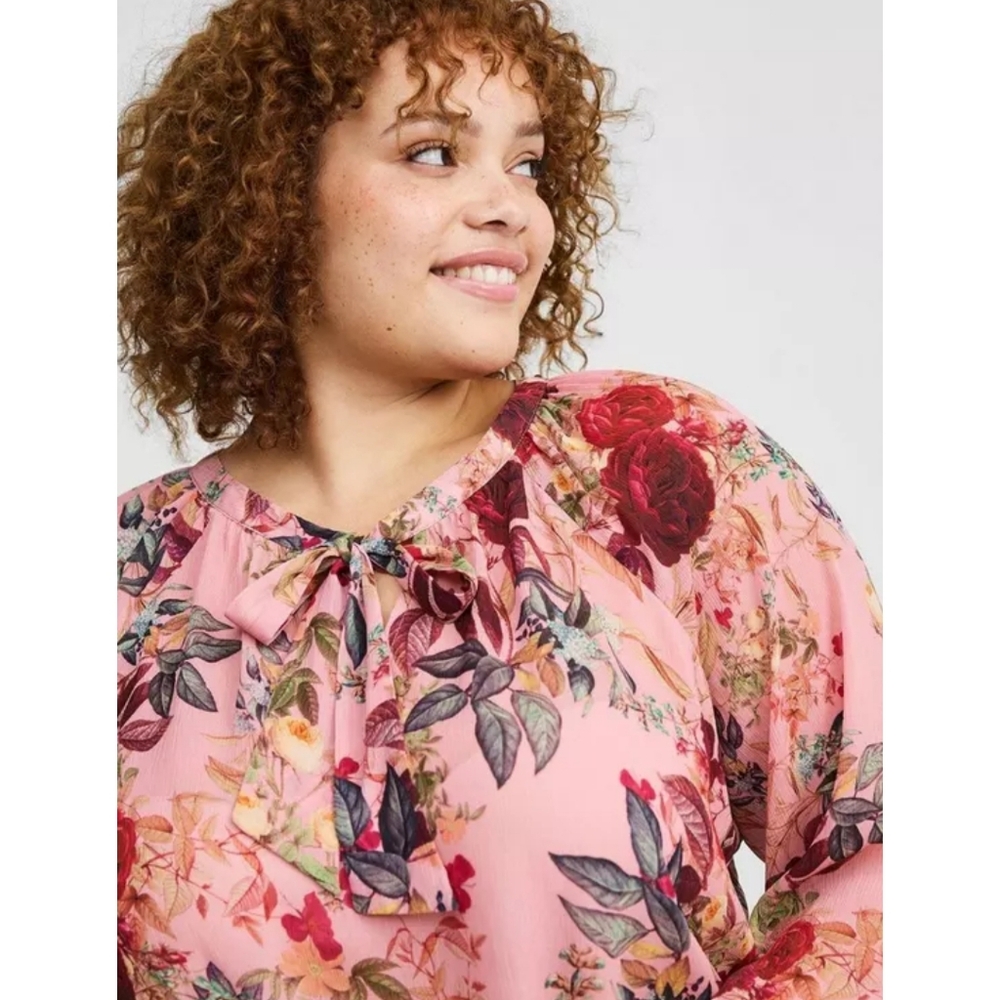 Torrid Crinkle Chiffon Raglan Toe Front Blouse - Picture 3 of 11